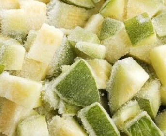 Egrenage de courgettes congelées